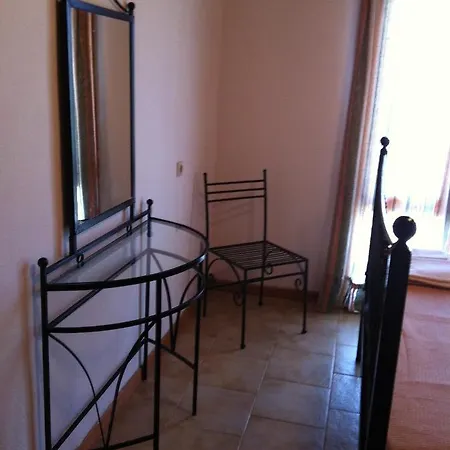 酒店 Cosy Calm In Olive Trees With Sea View 3*